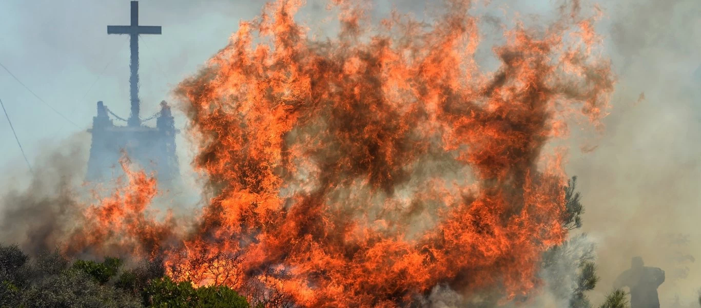 Καταγγελία από τον πρώην αρχηγό της Πυροσβεστικής κατά Ματθαιόπουλου και Βασιλειάδη για εγκατάλειψη της φωτιάς στην Μάνη
